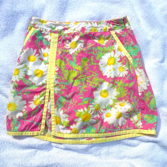 Lilly Pulitzer Pink and Green Daisy Pattern Skort - Picture 1 of 6